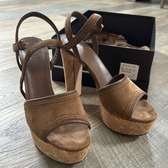 Gucci suede heel - Picture 1 of 5